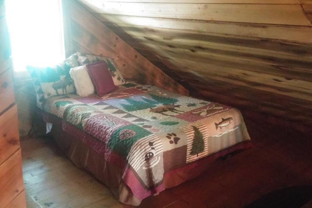 The Pine Knot Cabin Sevierville Exterior photo