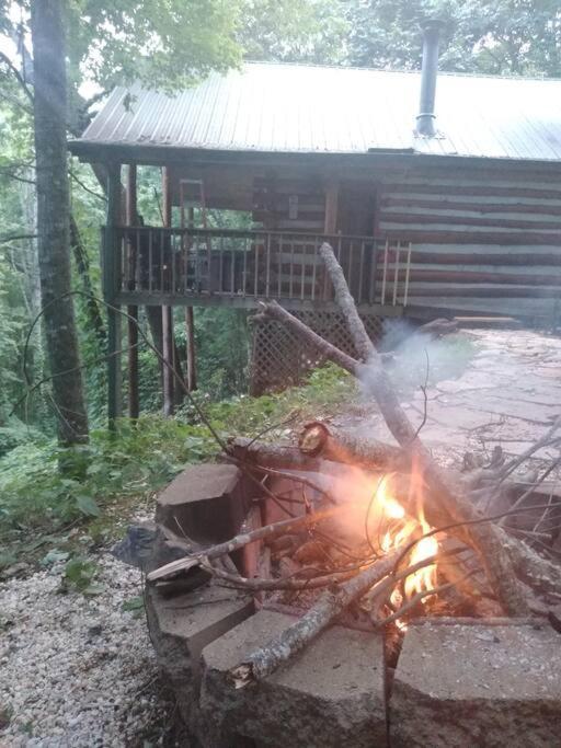 The Pine Knot Cabin Sevierville Exterior photo