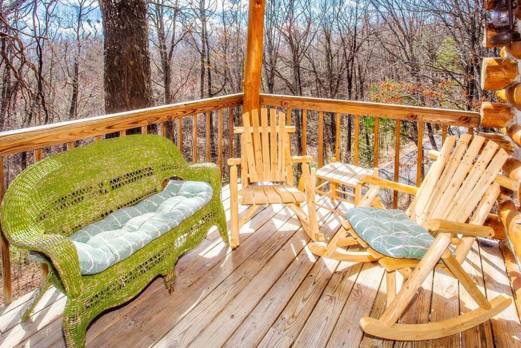 The Pine Knot Cabin Sevierville Exterior photo