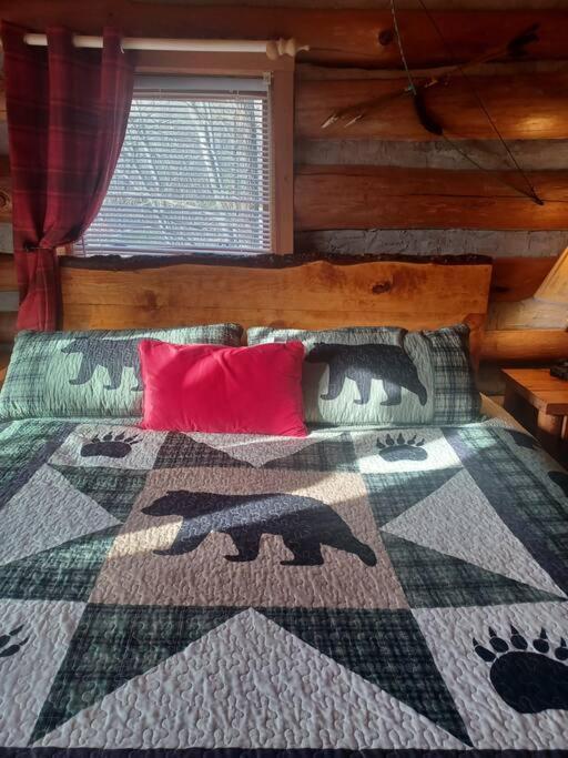 The Pine Knot Cabin Sevierville Exterior photo
